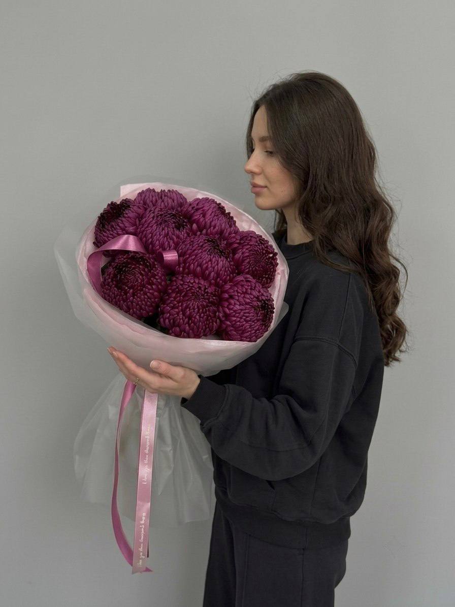 Моно-букет из 9 хризантем-бигуди